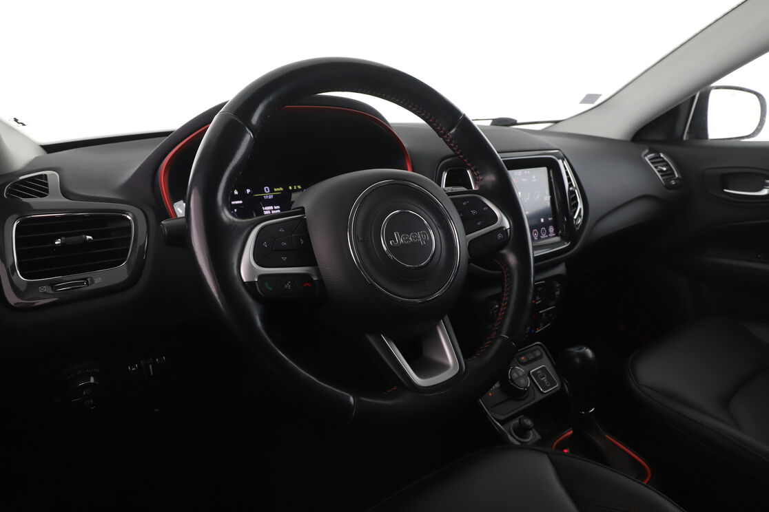 Jeep Compass 1.3 GSE T4 PHEV 4xe Trailhawk AT6 — photo 11