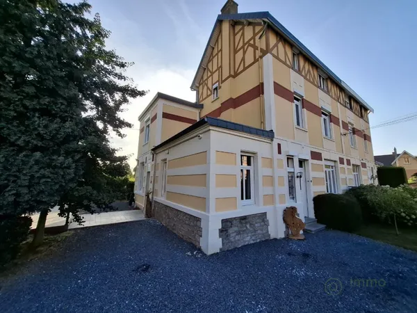 Maison 8 pièces 227 m²