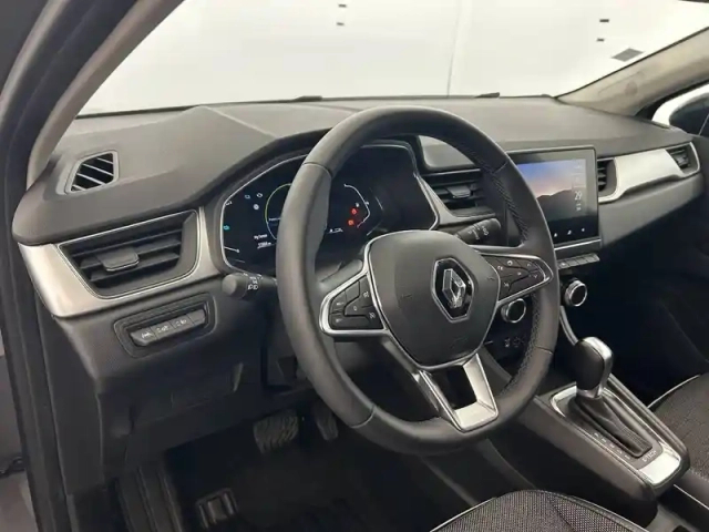 Renault Captur e-tech 145 - 21 — photo 19