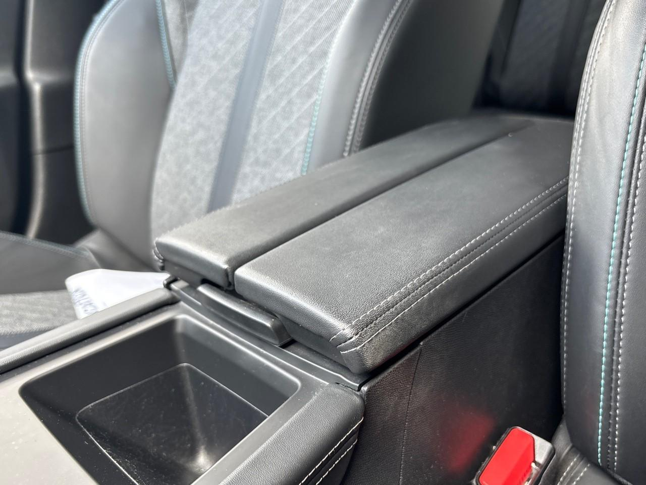 Peugeot 408 1.2 puretech 130ch s&s allure eat8 — photo 30