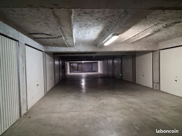 Parking/box 15 m² Avignon