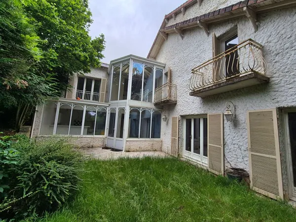 Maison 5 pièces 215 m²