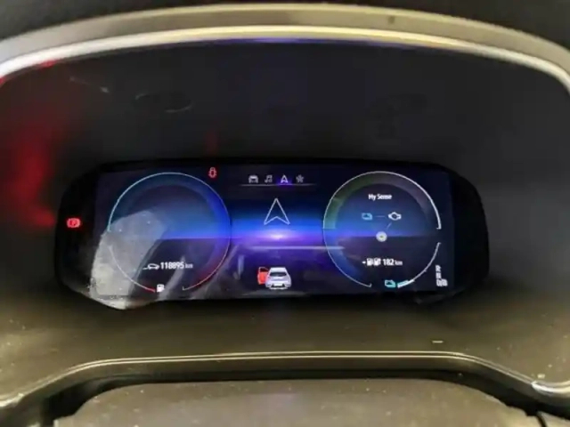 Renault Captur e-tech plug-in 160 — photo 29