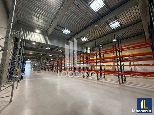 Local d'activité 1 200 m²