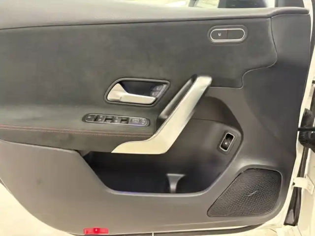 Mercedes Classe A 250 e amg line — photo 17