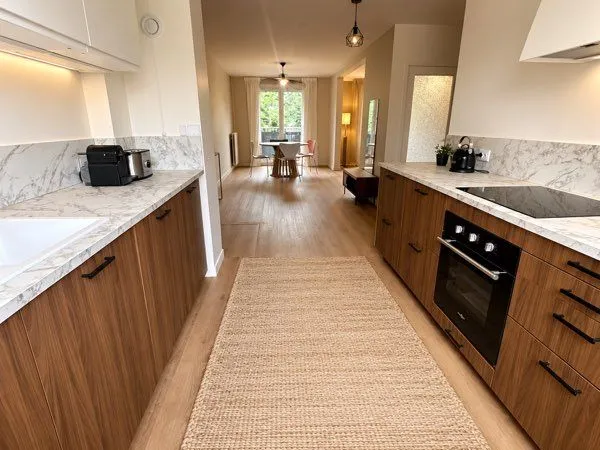Grand T4, 94 m² entièrement rénové , résidence fermée, secteur haut Vassieux