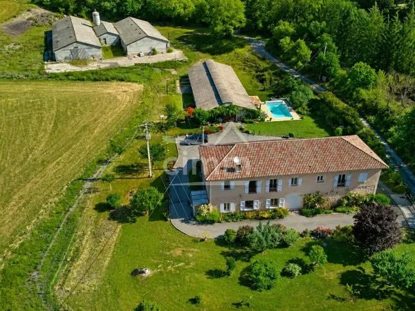 FR : Exceptionnel Domaine de 6 Hectares aux Multiples Potentiels