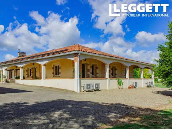 Grande maison familiale 8 ch avec aile invités, 2,8ha, vue et potentiel constructible proche de Mont