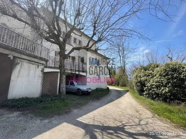 Local commercial 150 m²