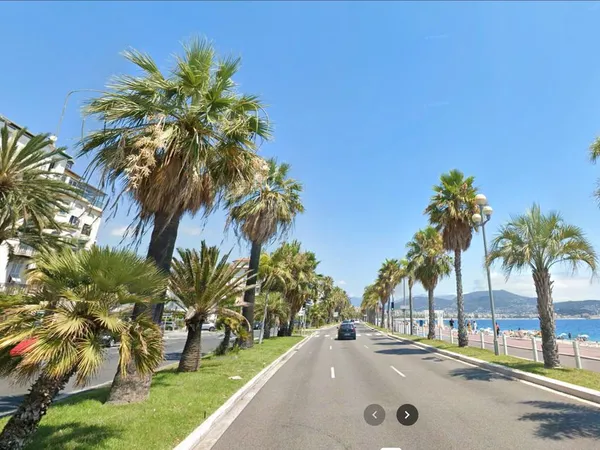 Garage Fermé Sous-Sol - Pleine Propriété - Av. De la Californie À Deux Pas de la Promenade des Angla