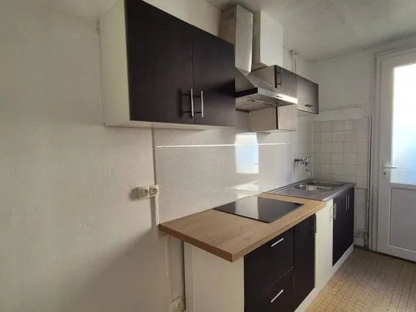 A VENDRE, LESTELLE-BETHARRAM, Maison de village 2 chambres de 97,78 m² sur une parcelle de 74 m²