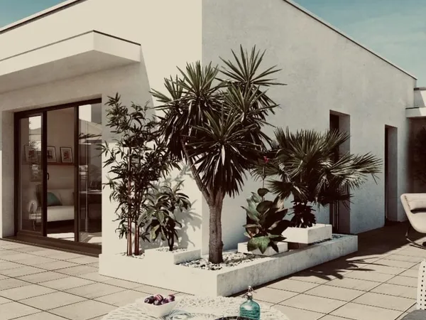 56 m2 Sud, terrasse 60 m2 et parkings