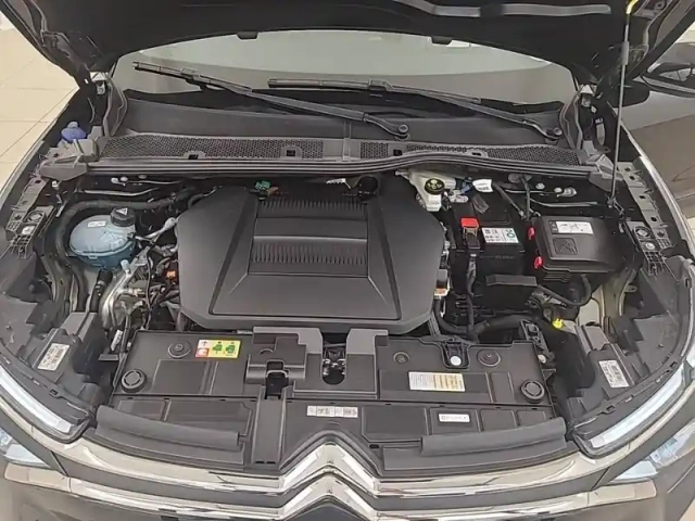 Citroën C4 e- 136 ch automatique — photo 63