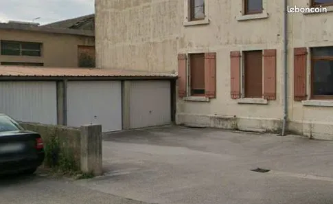 Stationnement Location Pontarlier   100€