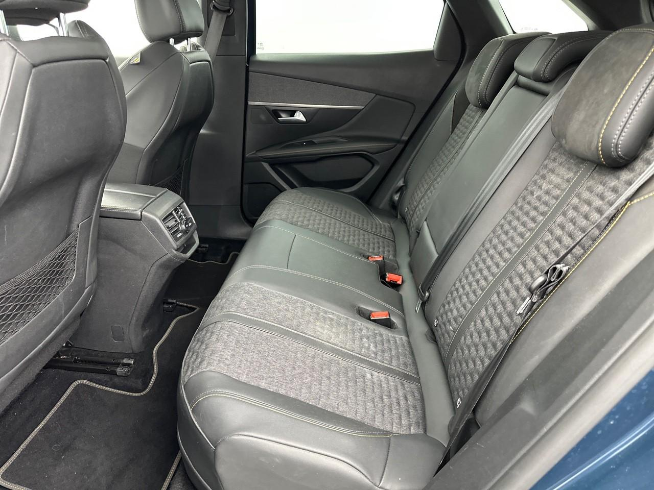 Peugeot 3008 hybrid 225 e-eat8 roadtrip — photo 12