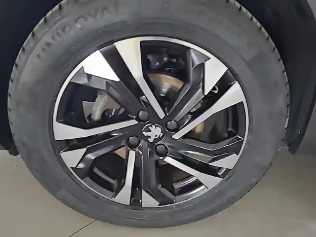 Peugeot 2008 puretech 130 s&amp;s eat8 — photo 73
