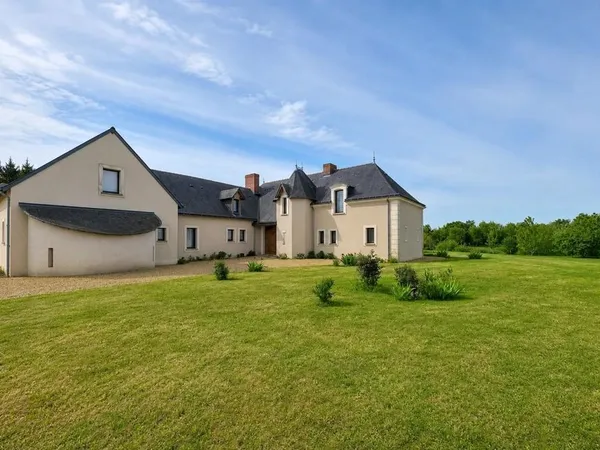 Propriété d'exception de 274 m² à Angrie
