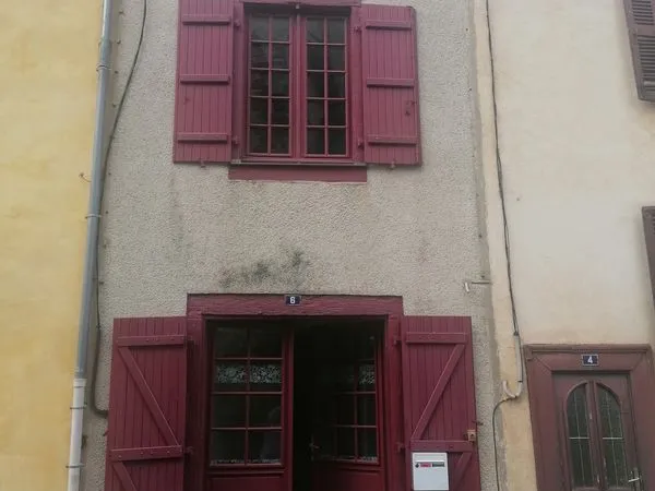 A louer a laval petite maison de ville