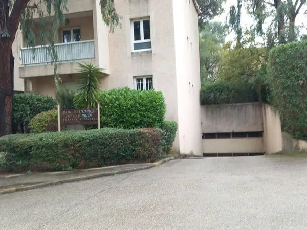 Parking 16 m²