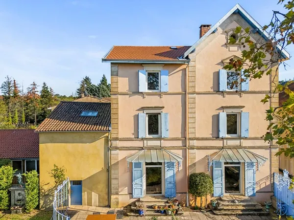 Authentique bâtisse rénovée avec atelier et vue panoramique sur la nature