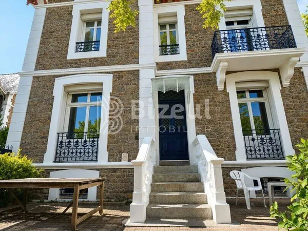 Maison 7 pièces 140 m²