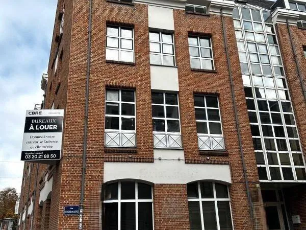 Bureaux 592 m²