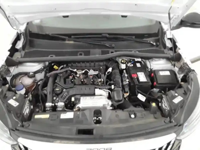 Peugeot 2008 puretech 130 s&amp;s eat8 — photo 42