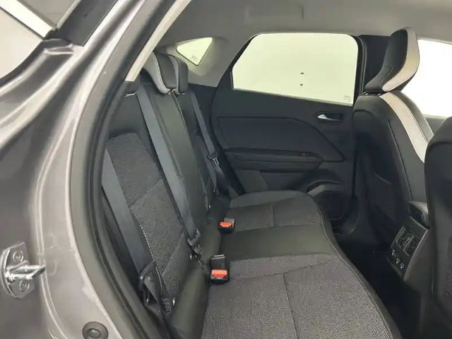 Renault Captur e-tech 145 - 21 — photo 25