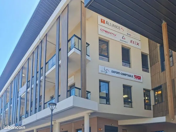 Local commercial 140 m²