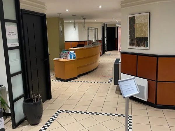 Vend ou loue local commercial transformable en appartement