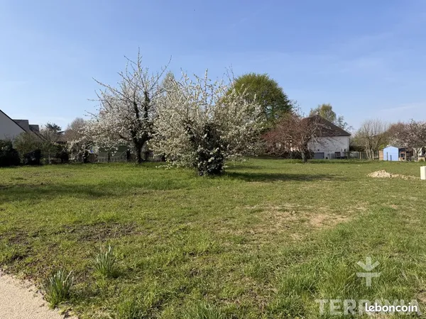 Terrain 571 m² Véretz
