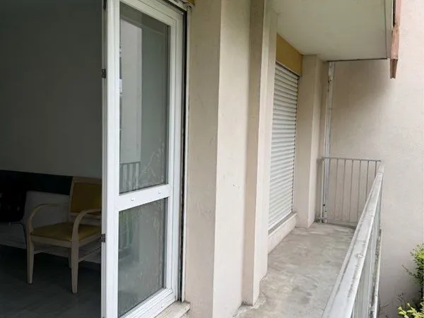 Cabinet médical 67 m² — 2 bureaux, balcon, parking privatif (Libéral / Santé)