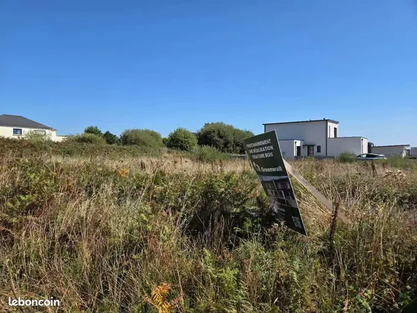 Terrain viabilisé - 426 m² - Plougonvelin (Keryunan) - Petite vue mer - Proche mer & sentier côtier