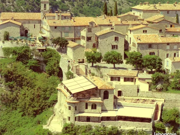 Restaurant exeptionnel "Le Nid d'Aigle"GOURDON