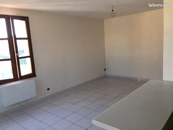 A louer grand appartement T2 proche écoles et bus 58 direct Basso Cambo