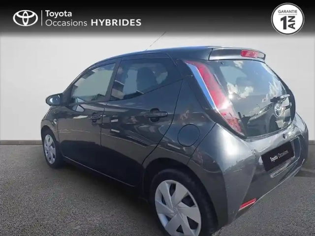 Toyota Aygo 1.0 vvt-i 69ch x-play x-shift 5p — photo 2