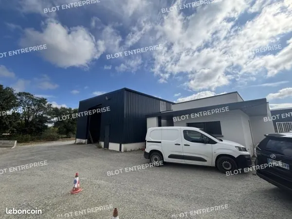 Local d'activité 251 m²