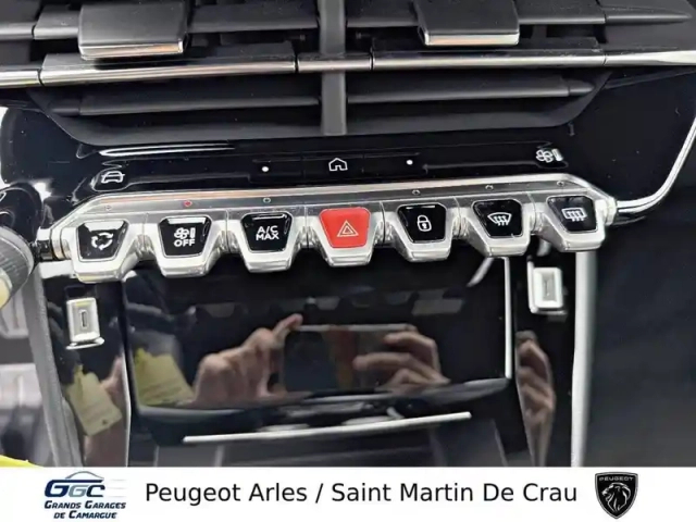 Peugeot 2008 hybrid 145 e-dcs6 — photo 23