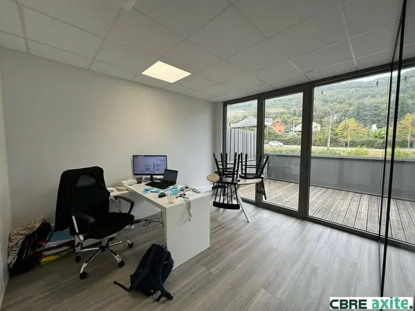 Bureau 86 m²