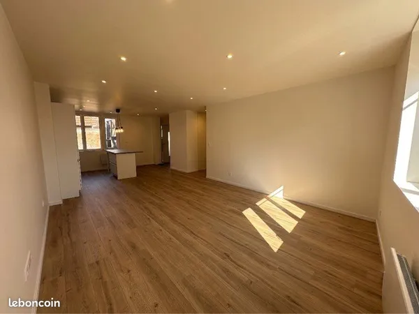 Appartement 4 pièces rénové de 82 m² avec cave et 2 parkings - Waltenheim-sur-Zorn