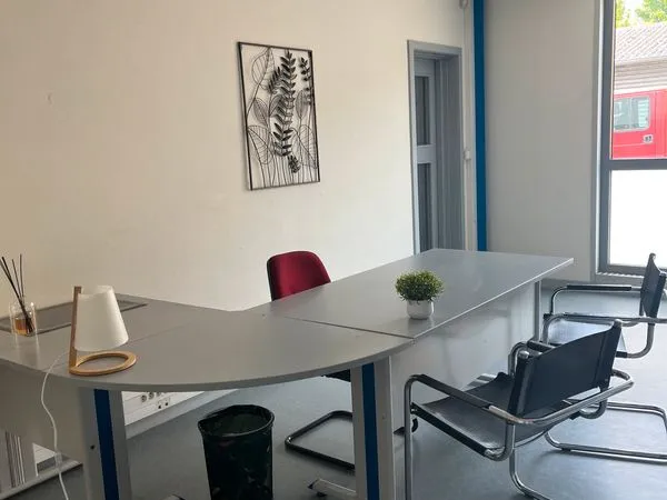 Local commercial bureau et stockage