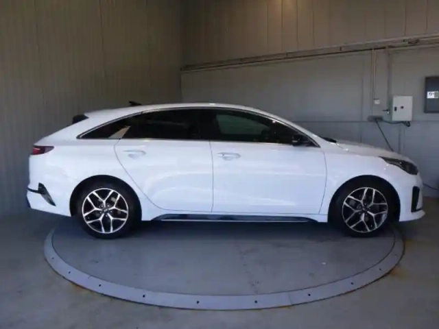 Kia Ceed pro 1.5 t-gdi 160ch gt line premium dct7 — photo 4