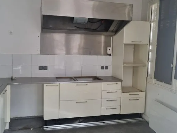 LOCAL COMMERCIAL + annexe Bureau + Box