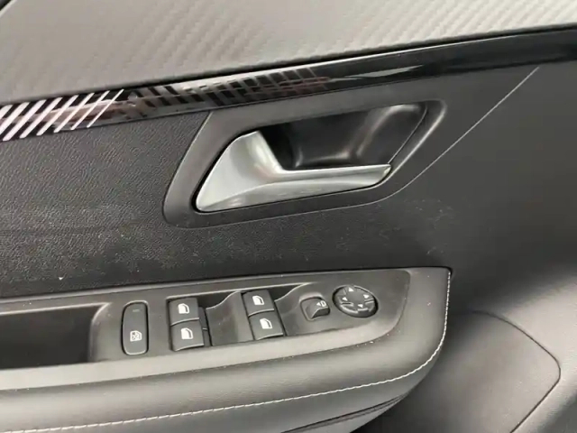 Peugeot 208 electrique 54 kwh 156ch — photo 32