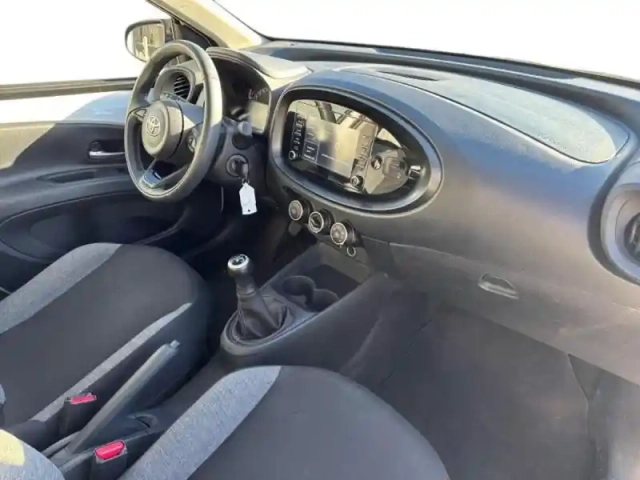 Toyota Aygo X 1.0 vvt-i 72ch dynamic — photo 10
