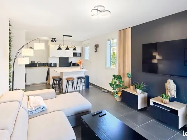 Opportunité rare dans le secteur : T3 64 m² refait à neuf — Terrasse plein sud, box parking et ascen