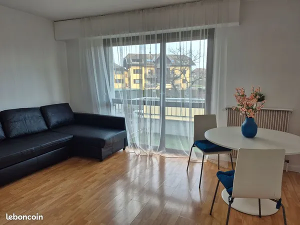 Studio meublé 23 m² à louer - Tram 12 & 17