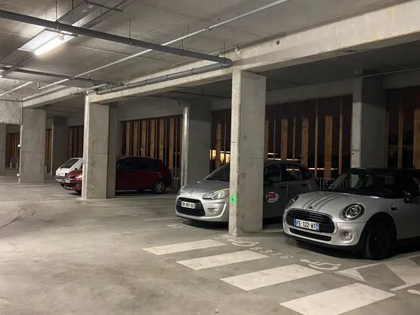 Place de parking résidence sécurisée
