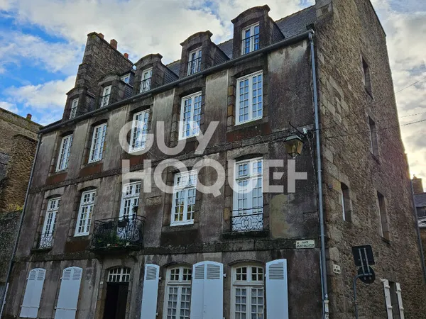 OPPORTUNITÉ INVESTISSEUR & PATRIMOINE - IMMEUBLE DE CARACTÈRE - CENTRE HISTORIQUE DE DINAN