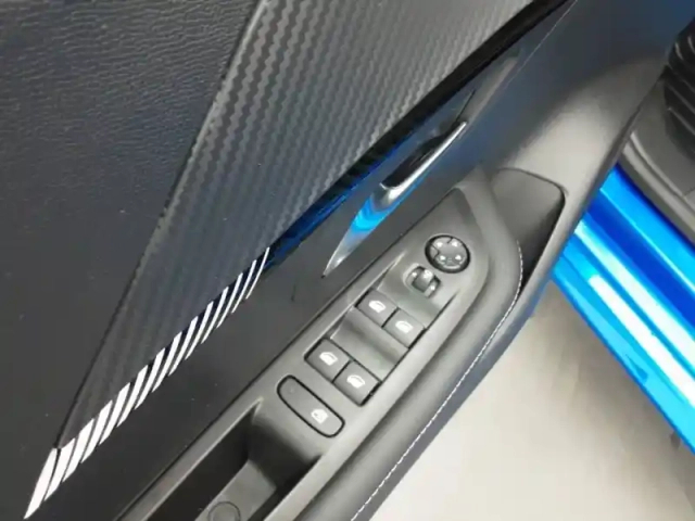 Peugeot 208 hybrid 100 e-dcs6 — photo 41